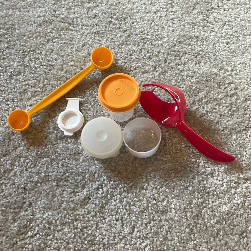 Tupperware midget in miniature cups and gadgets